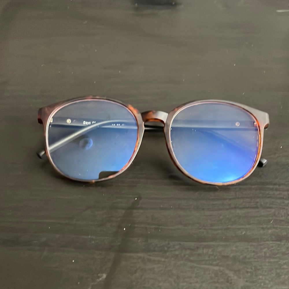 LifeArt BlueLight glasses.
